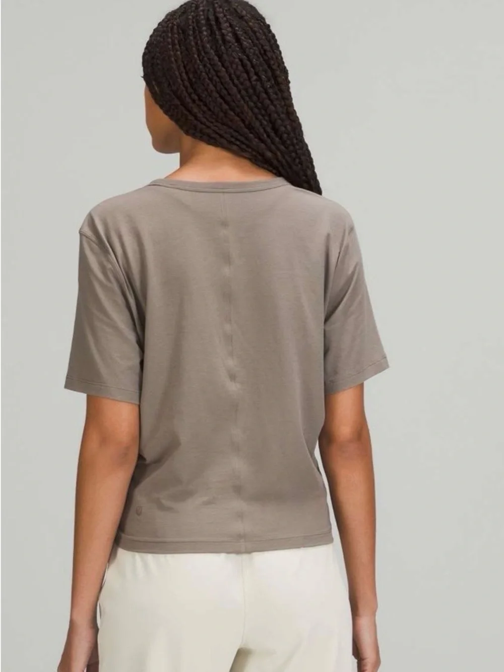 Lululemon Crescent T shirt size 6